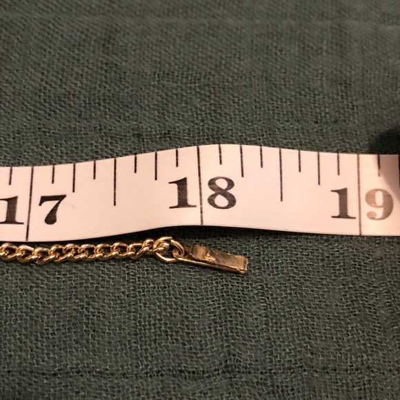 Elegant Gold Tone Rhinestone Snowflake Shape Pendant Necklace - Picture 10 of 10